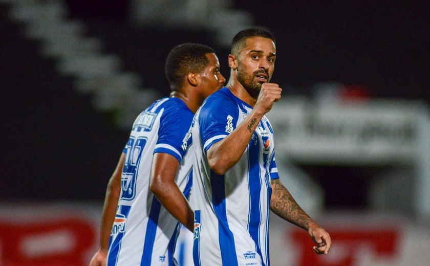 Com 50 jogos na temporada, Guilherme Dellatorre valoriza série invicta do CSA antes de duelo contra o Coritiba