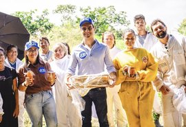 Em São Luís do Quitunde, JHC visita apicultora e cobra apoio a trabalhadores rurais