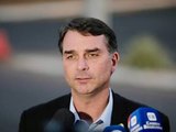 Flávio Bolsonaro pede orações pelo pai após ex-presidente passar mal em Brasília