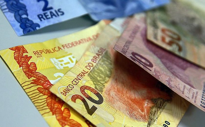 Complemento de R$ 200 do Auxílio Brasil começa a ser pago em agosto