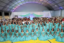 Prefeitura de Santana do Mundaú realiza baile para 55 debutantes em noite inesquecível