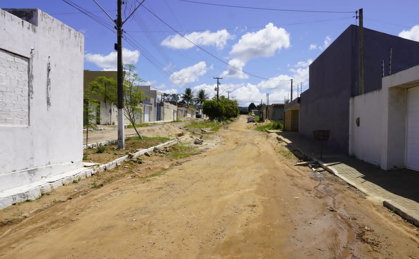 Prefeitura de Palmeira dos Índios realiza topografia para pavimentação do Parque das Mangueiras, TransMandioca e Lagoa do Rancho