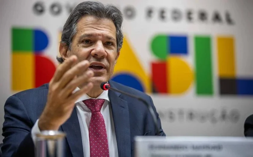 Governo recua e mantém IOF mais baixo para transferências ao exterior