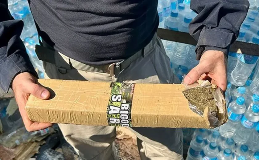 Carreta de doações ao RS é apreendida com 3 toneladas de maconha