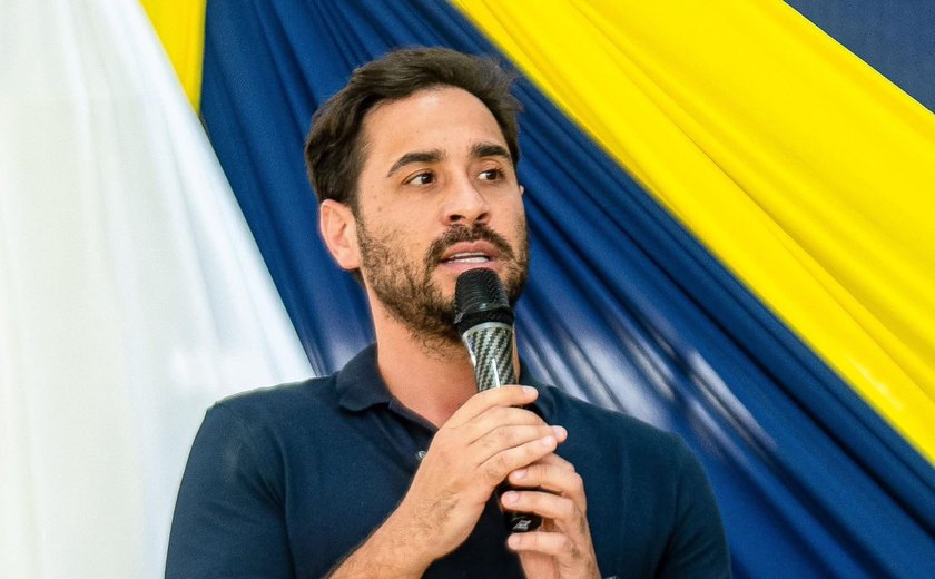 Prefs em Ação: Prefeitura de Santana do Mundaú realiza edição especial do Mês da Mulher e entrega novos veículos