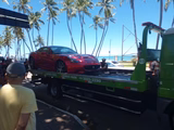 Ferrari pichada e adulterada é guinchada na Ponta Verde, em Maceió