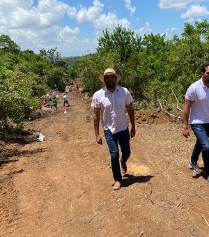 Prefeitura de Santana do Mundaú realiza abertura de novo acesso à zona rural