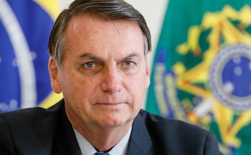 Bolsonaro recebe alta após passar a noite no hospital das Forças Armadas