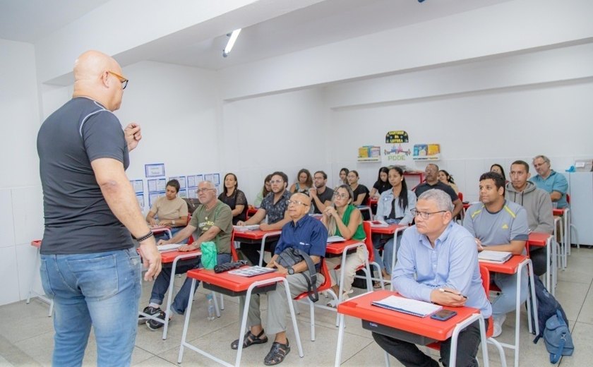Educação de Maceió abre matrículas para cursos gratuitos de inglês e espanhol