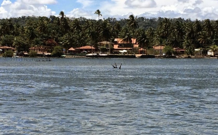 Homem morre afogado após saltar de catamarã e ser arrastado por correnteza em Alagoas