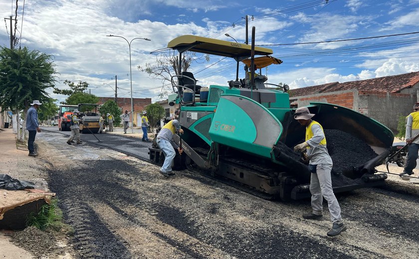 Programa pró-estrada avança no Residencial Jussara em Santana do Mundaú