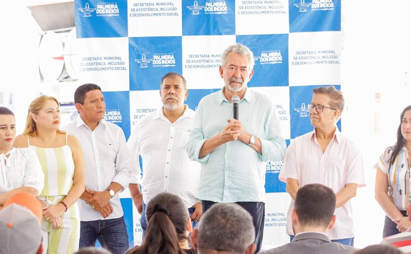 Com a presença do deputado Paulão, Prefeitura entrega veículos à Secretaria de Assistência Social