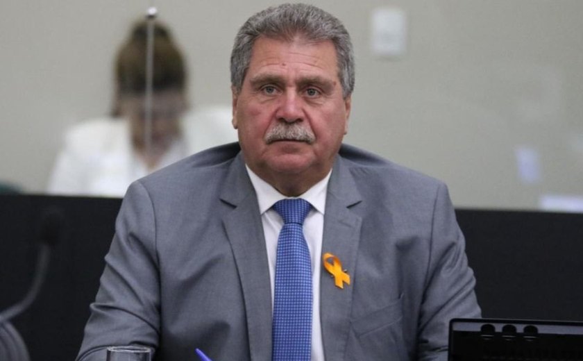 Aprovado em 1° turno projeto que institui o Dia Estadual do Gari, de autoria do deputado Remi Calheiros