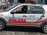 Padrasto usa cabo de rodo para agredir a enteada em Rio Largo; homem é preso