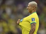 Brasil vence a Sérvia na estreia da Copa com dois gols de Richarlison