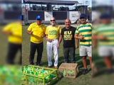 Bolsonaristas pintam 80 pombos de verde e amarelo em Vitória