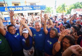 Caravana de Renan Filho volta a arrastar multidão, agora no Agreste e Sertão