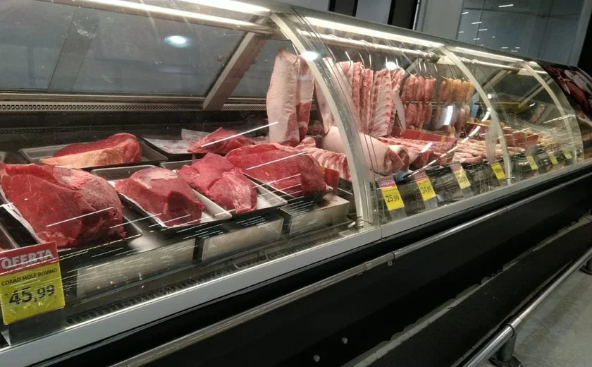 Consumo de carne e pão sofre queda com alta dos preços; bife pode chegar a R$ 45,99 em Maceió