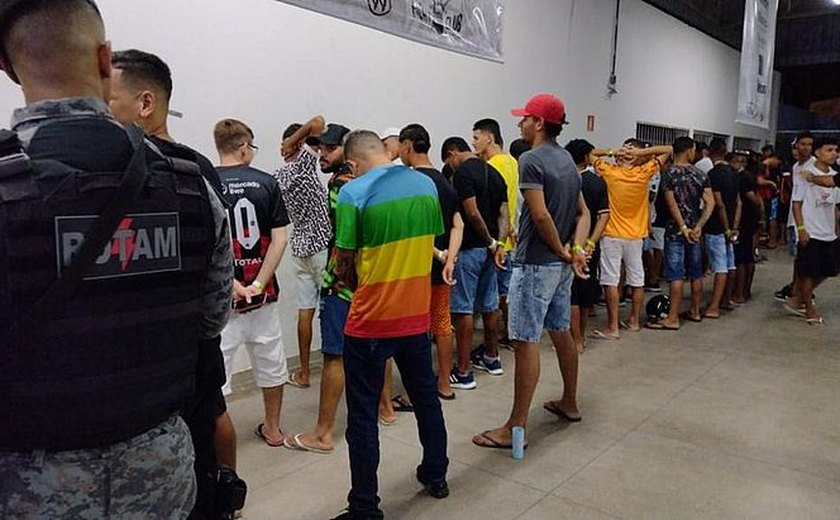 Operação da polícia e Vara da Juventude encerra festas com menores em bares e prostíbulo de Maceió