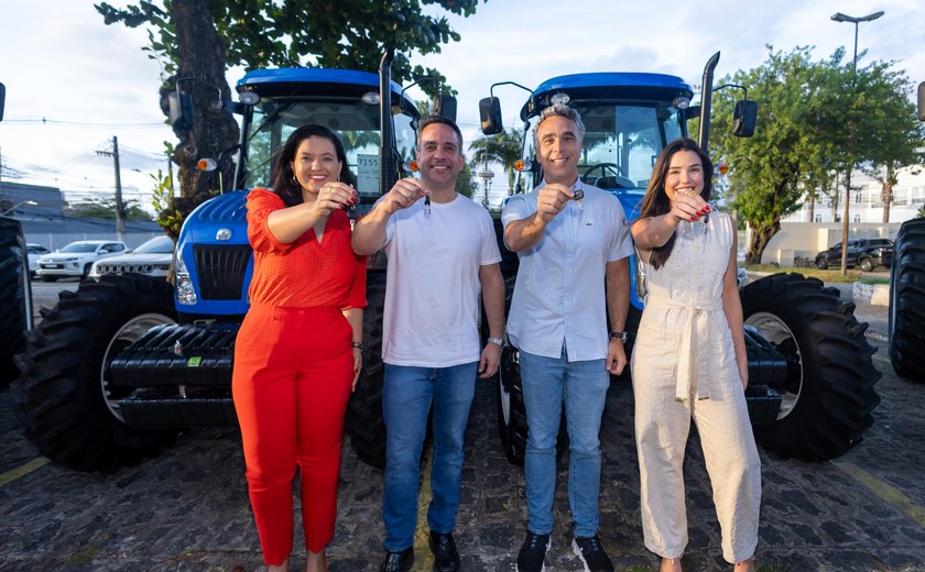 Governo de Alagoas entrega tratores para atender agricultores familiares em União e mais três municípios