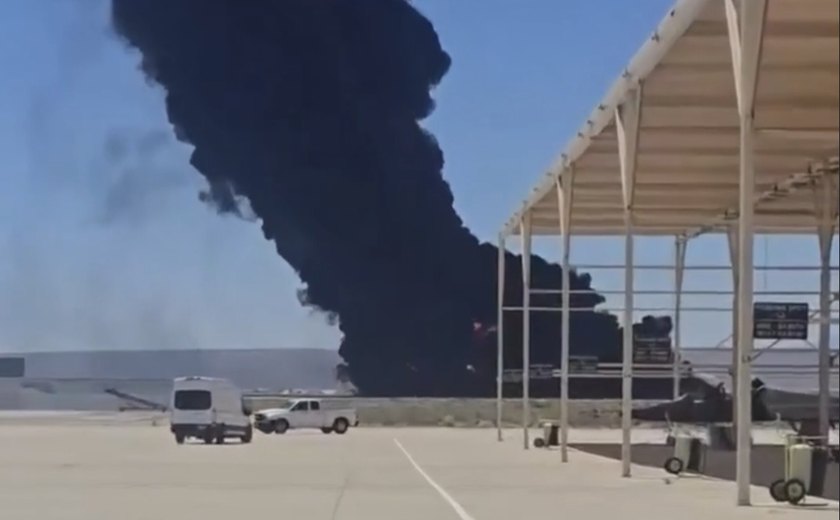 Queda de bombardeiro B-52 na Califórnia mata oito militares