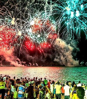 Sem festa, Prefeitura confirma queima de fogos em sete pontos de Maceió no Réveillon