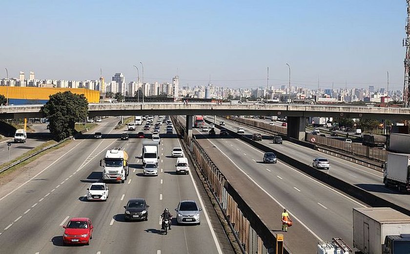 Auxílios Caminhoneiro e Taxista serão pagos neste sábado, 19