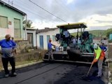Moradores celebram a chegada do asfalto ao distrito de Canastra