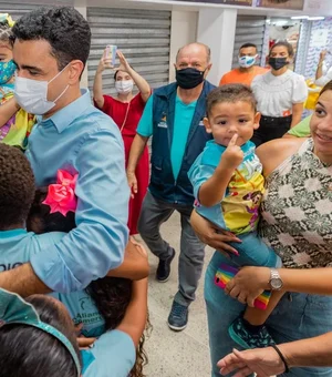 Prefeito de Maceió, JHC, implanta parque de recreação infantil no Shopping Popular