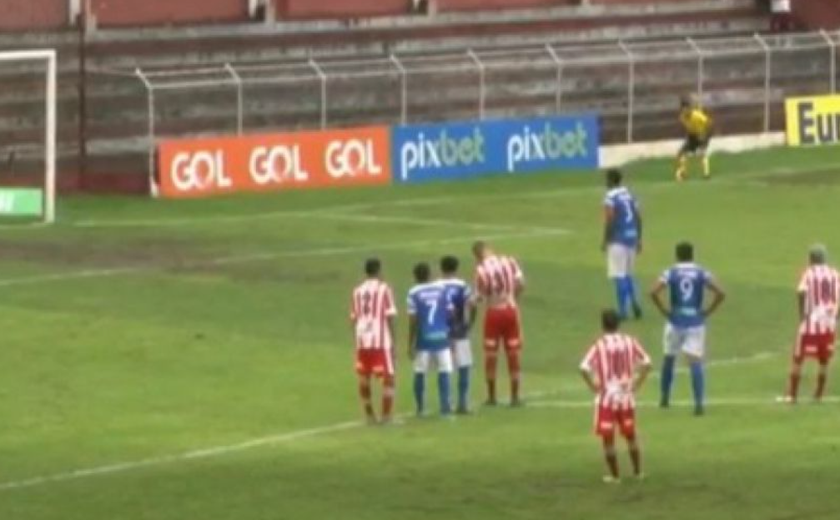 Em estreia, CRB faz partida ruim, toma 3 gols de pênalti e é derrotado pelo  Canaã (BA)