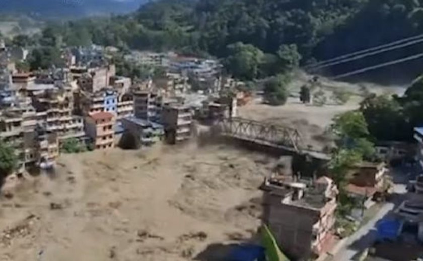 Número de mortos pelas enchentes no Nepal sobe para 675; reconstrução pode custar até R$ 5 bilhões