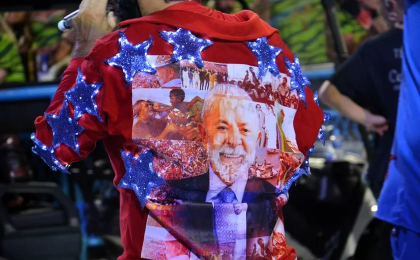 Escola de samba que homenageou Lula é rebaixada