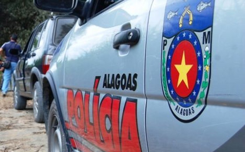 Motorista embriagado desacata policiais e quase atropela crianças