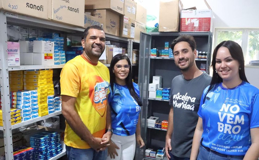 Prefeito de Santana do Mundaú visita Central de Abastecimento Farmacêutico