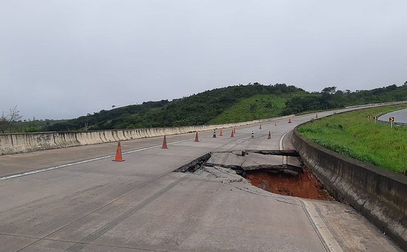 Quatro trechos de rodovias federais são interditados após fortes chuvas em Alagoas