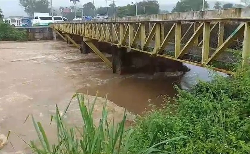 Rio Mundaú ultrapassa cota de atenção em União dos Palmares