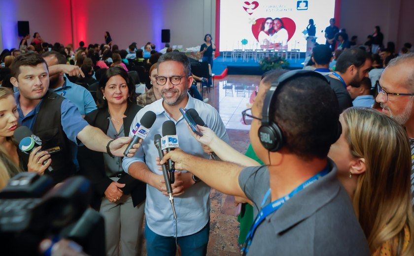 Governador garante instalação de condicionadores de ar em escolas estaduais