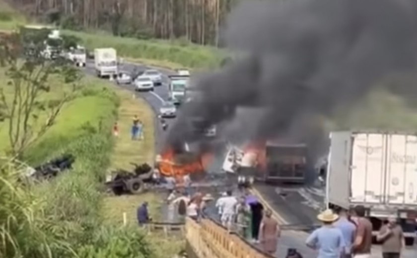Tragédia na BR-020: Batida entre van e caminhão deixa cinco mortos e 11 feridos