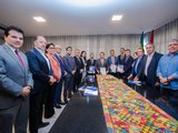 Paulo Dantas entrega LOA 2024 e PPA na Assembleia e destaca integração entre os poderes