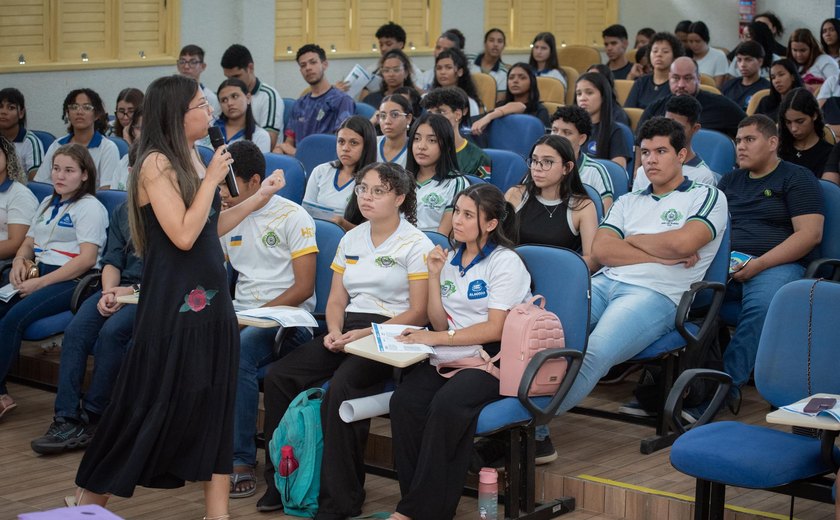 Mais de 30 mil estudantes da rede estadual participam do Enem 2024