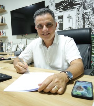 Prefeito Kil anuncia salário antecipado na conta do servidor