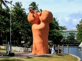 Programa Alagoas Feita à Mão deve restaurar escultura gigante de O Beijo, de Dona Irinéia