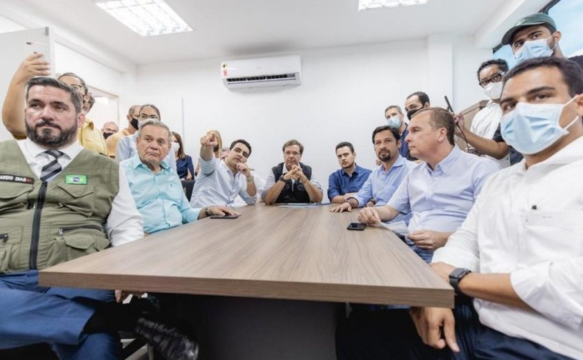 Prefeito JHC e ministro do Turismo visitam novo terminal de embarque do Porto de Maceió