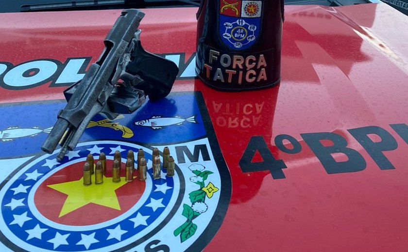 Polícia apreende pistola escondida dentro de guarda-roupa em Maceió