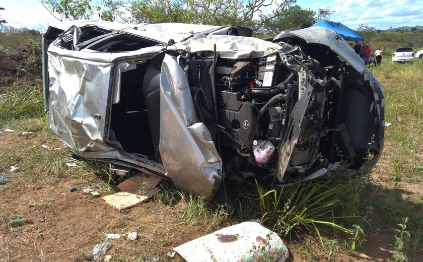 Irmãs que iriam pagar promessa em Juazeiro do Norte morrem após capotamento de veículo na AL-115