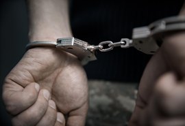 Polícia Militar prende mulher foragida por estelionato na Barra de São Miguel