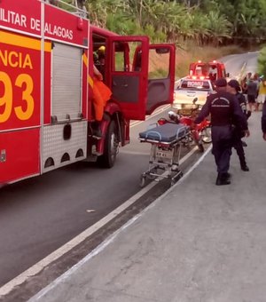 Homem perde o controle da moto e derrapa na subida da Serra da Barriga