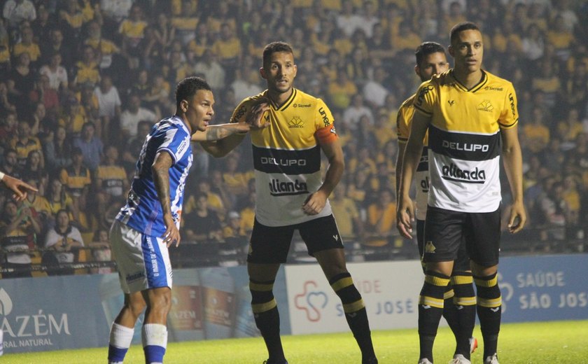 CSA leva virada do Criciúma e segue na zona do rebaixamento por 2 a 1