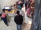 Assaltante rouba pizzaria e foge ao ser descoberto por criança no bairro do Jacintinho