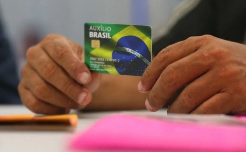 Beneficiários com NIS final 5 recebem hoje o Auxílio Brasil